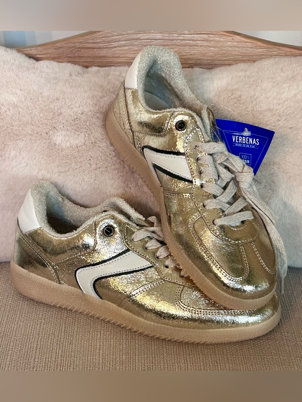 Verbenas - NWT - Sora Breck Gold Laminated Crackle Leather Sneakers Gum Sole